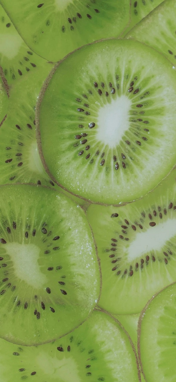 Hình nền kiwi với cốc nước