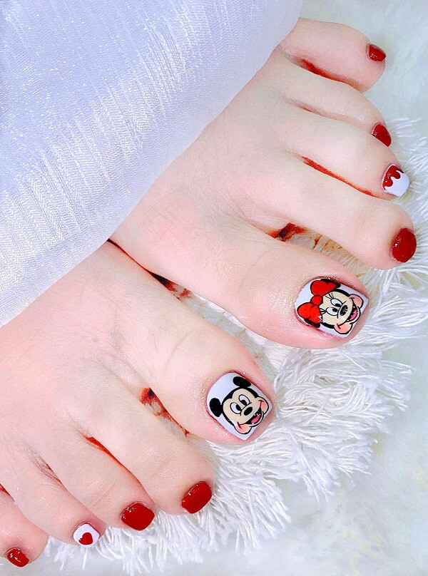 Nail chân cute với họa tiết nơ