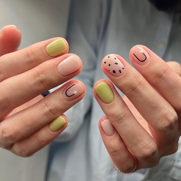 Mẫu nail xanh bơ họa tiết hoa