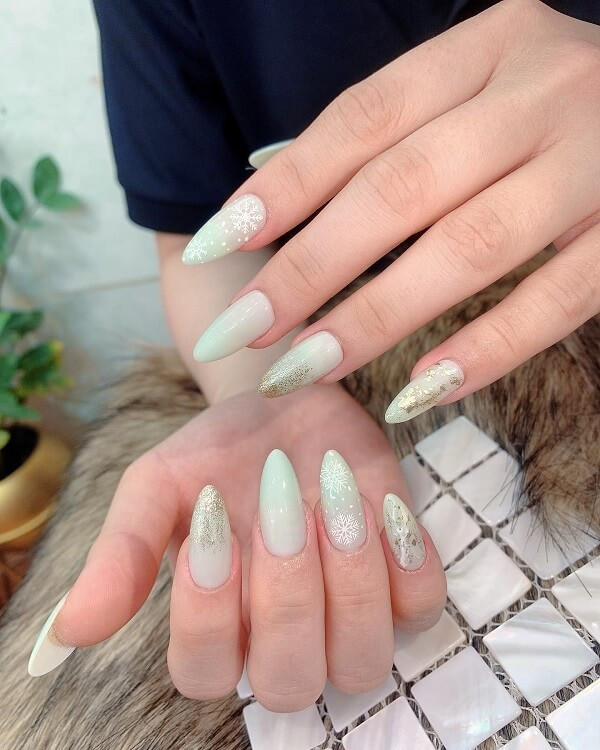 Mẫu nail chân đi biển màu xanh dương